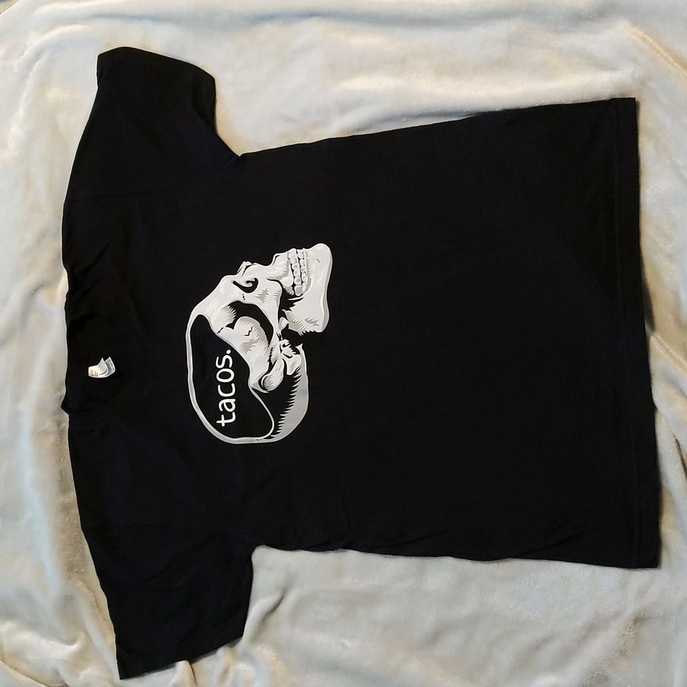 🌮American Apparel Tacos/ skull tee. Black size medium